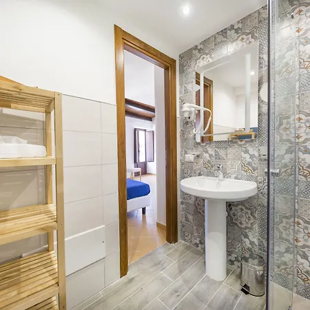 In Blu 게스트하우스 4*