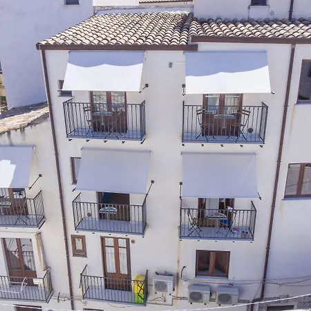 In Blu 게스트하우스 4*