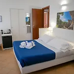 In Blu Πανσιόν 4*