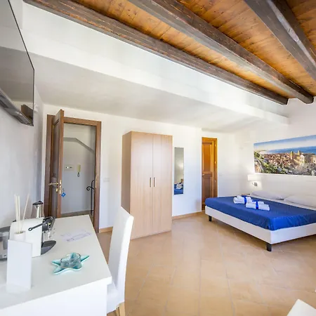 In Blu Πανσιόν 4*